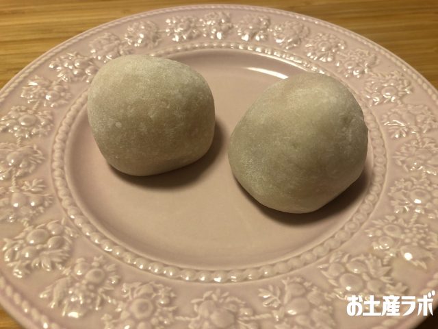 いちご大福　お皿に出した写真
