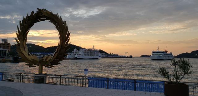 土庄港観光センター