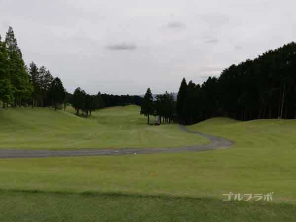 レンブラントゴルフ倶楽部御殿場の富士コース1番ホールのティーグラウンド