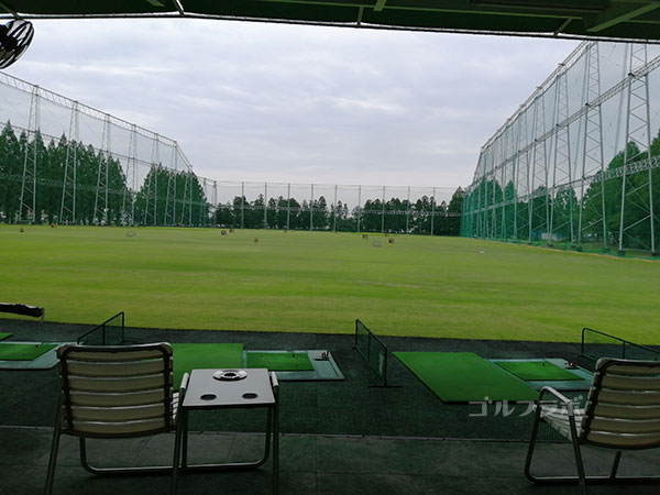 柳橋ゴルフ練習場のフェアウェイ
