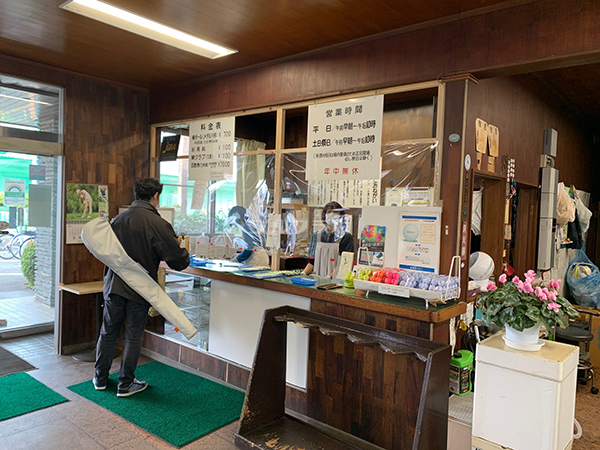  武蔵野ゴルフのフロント