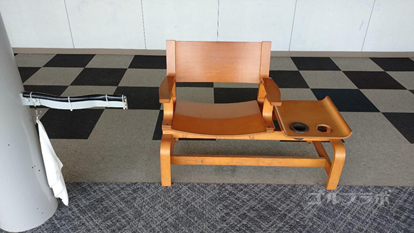 フジゴルフパークの2階のイス