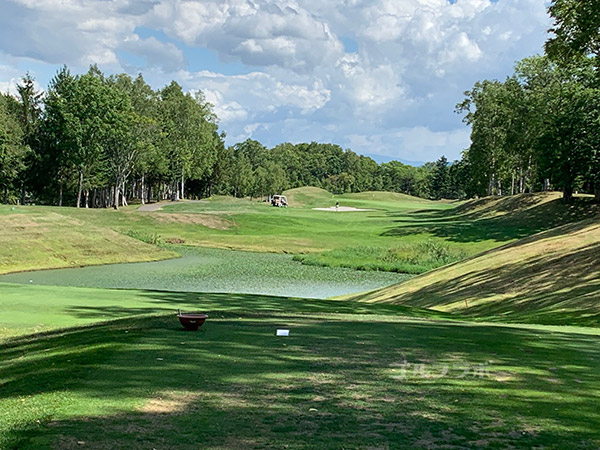 HANAZONO GOLFの13番ホール