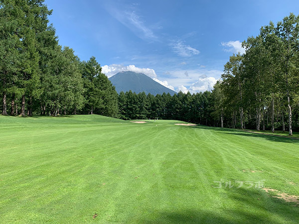 ニセコビレッジゴルフコースの2番ホール