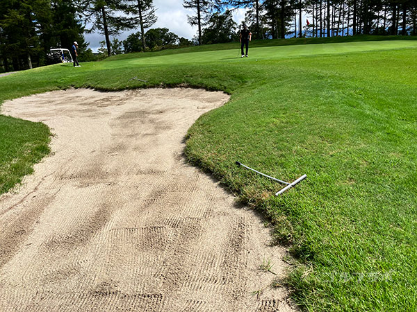 鈴蘭高原カントリークラブの1番ホール