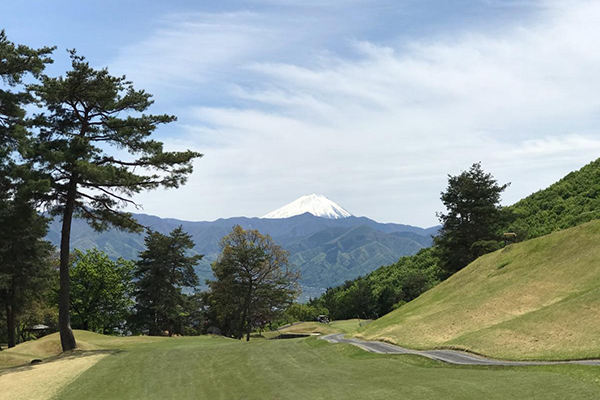 春日居ゴルフ倶楽部