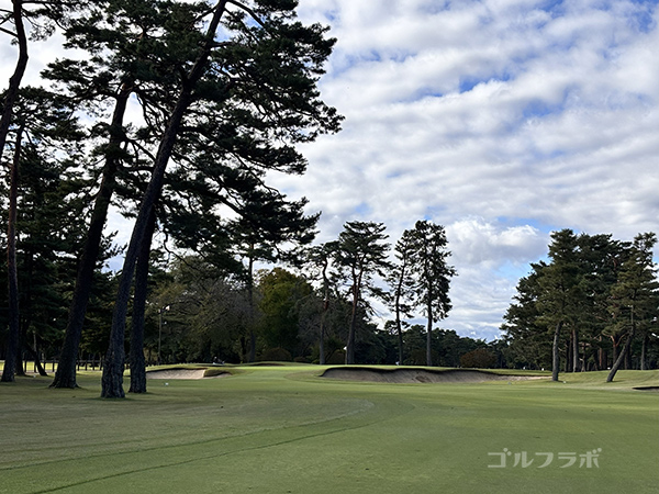 霞ケ関カンツリー倶楽部西コースの2番コース